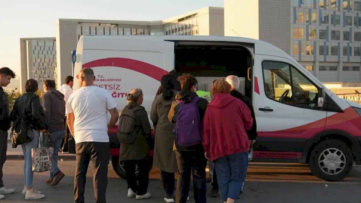 Keçiören'de öğrencilere ve işe gidenlere sıcak çorba