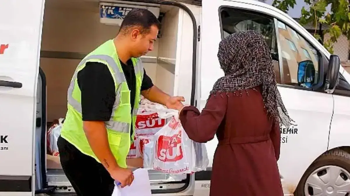 Çocuklar 'Halk Süt'le büyümeye devam ediyor