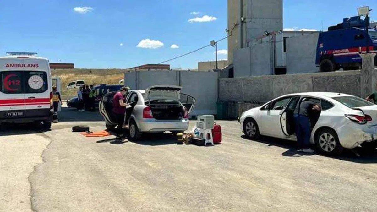 Kırıkkale'de Zincirleme Trafik Kazasında 5 Kişi Yaralandı