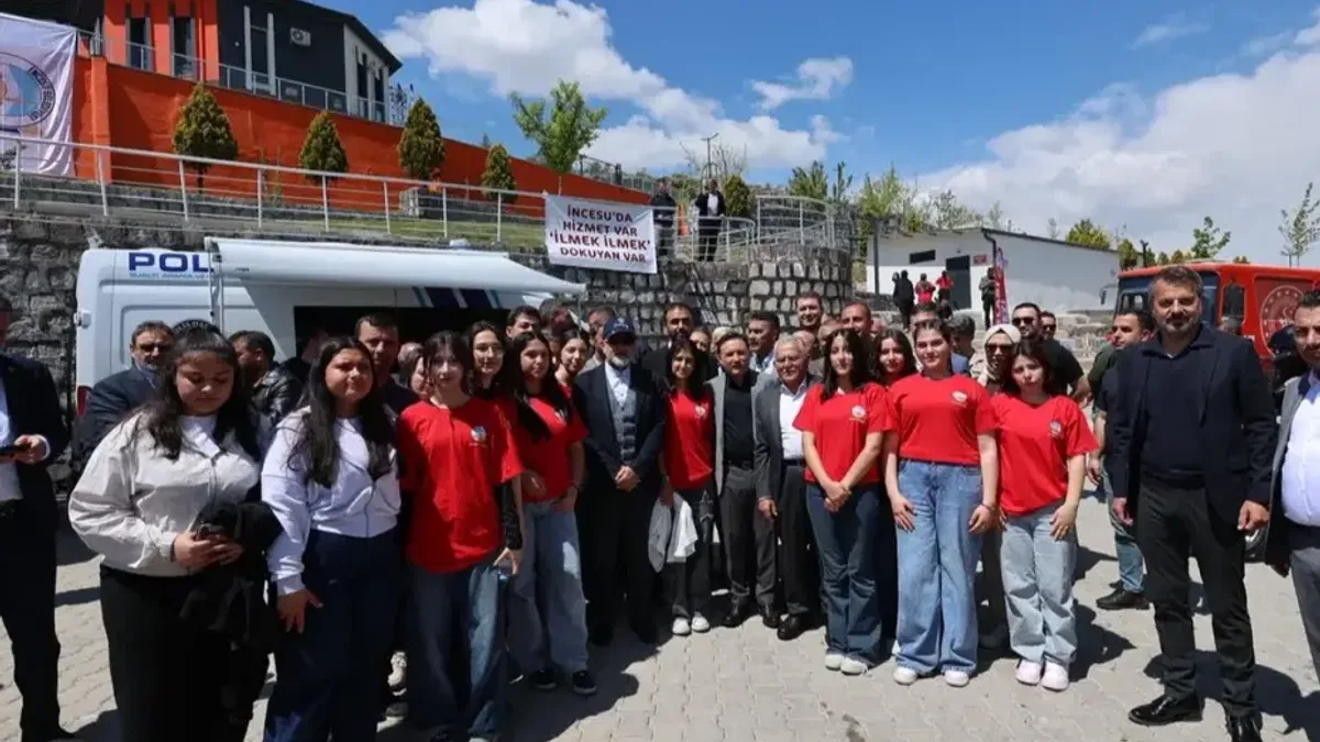 Kayseri Büyükşehir'den plaj voleybolu hediyesi