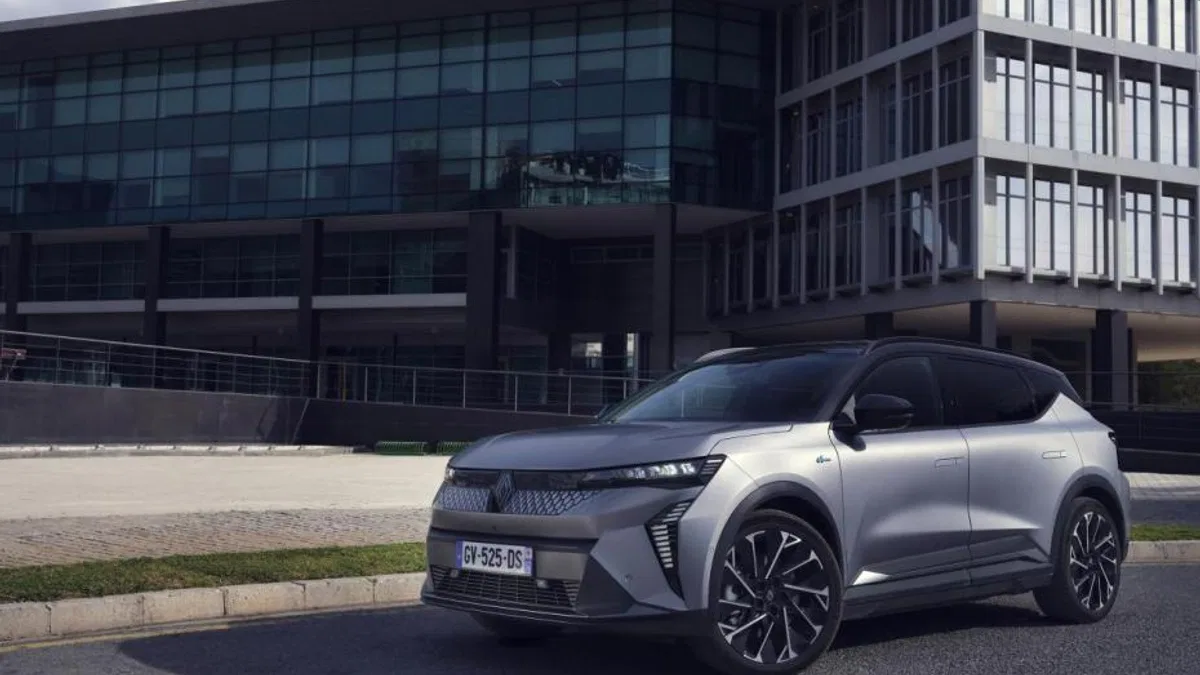 Renault Scenic E-Tech lansmana özel fiyatla satışa çıktı!