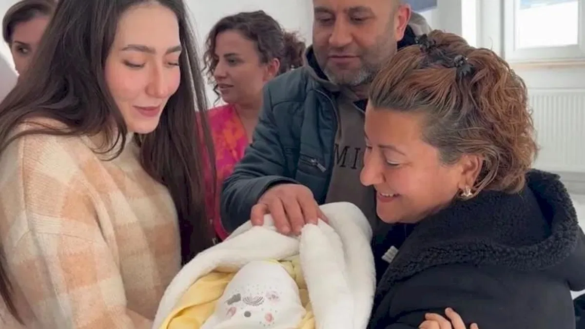 'Geçici Koruyucu Aile' 100’üncü bebeği Ege Berk, Samsun'da koruyucu ailesiyle buluştu