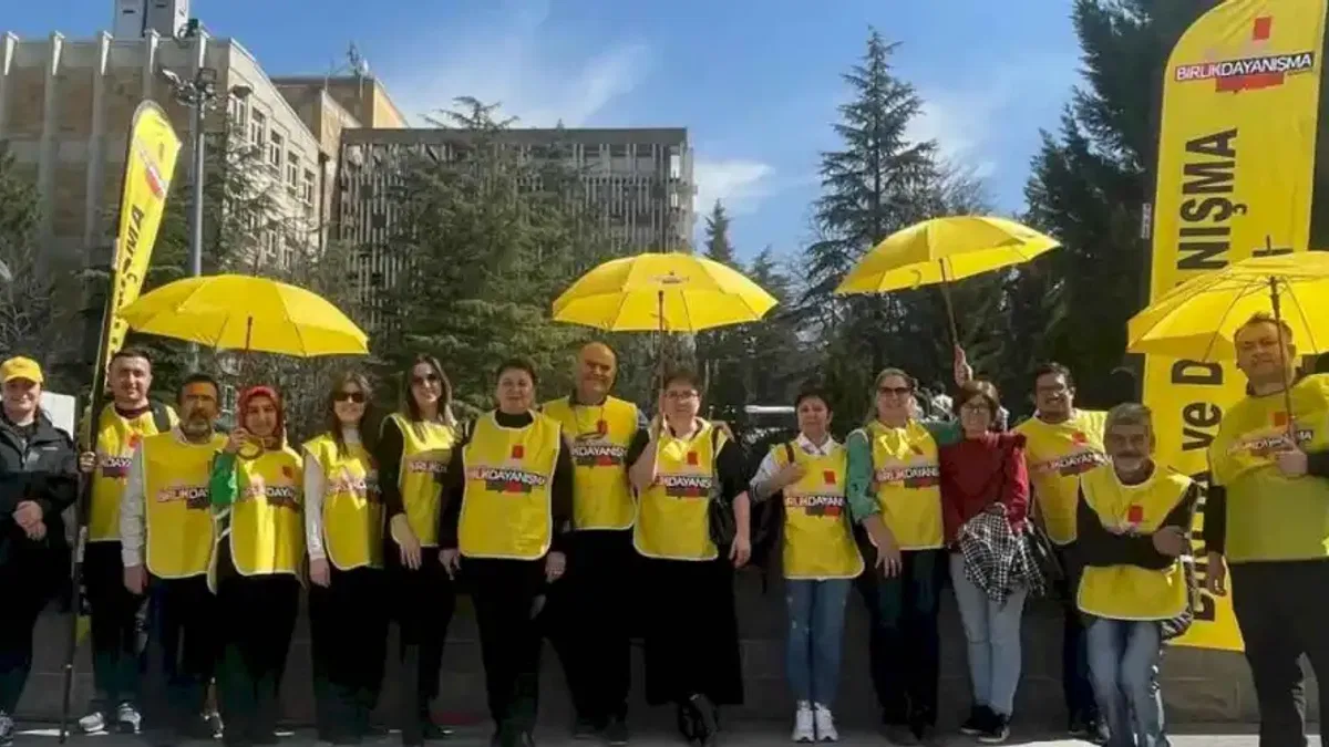 Sağlıkçılardan Bakan'a klipli sesleniş