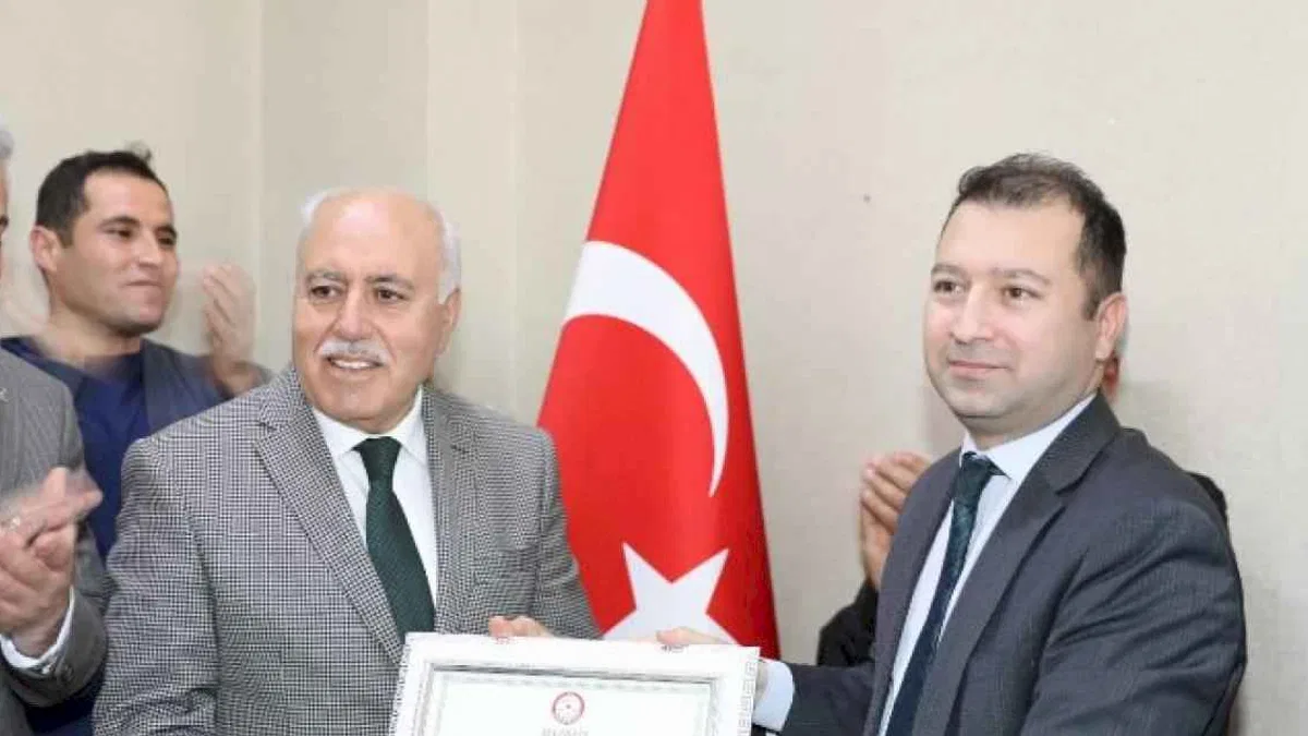 Başkan Demir siyaset hayatında 5.ci kez mazbatasını aldı