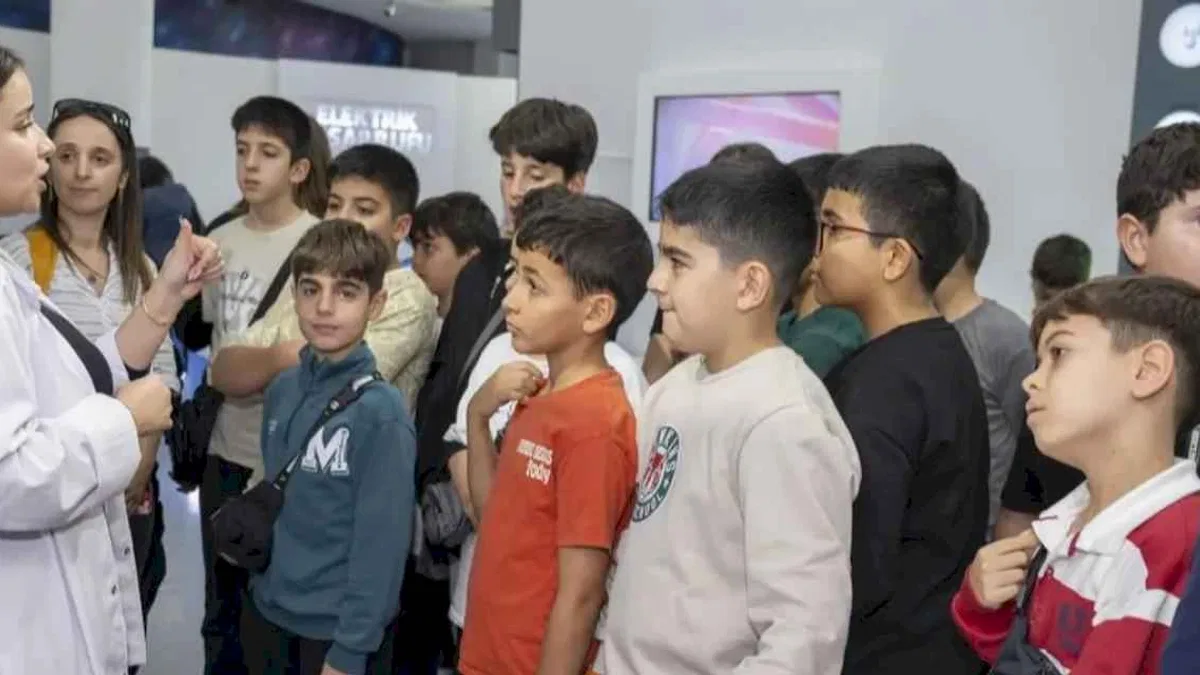Mersin'de çocuklar bilimle buluştu
