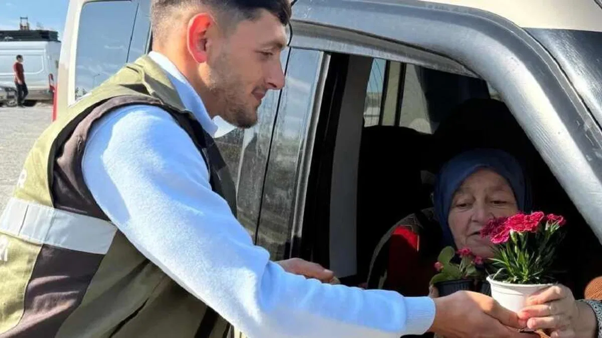 Kocaeli’de mezarlıklarda bayrama yakışan hizmet
