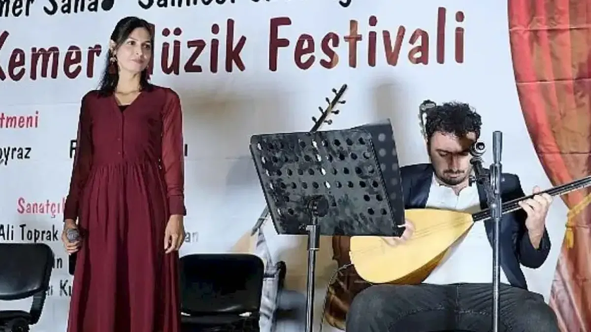 Kemer'de, Kemer Belediyesi'nin destekleriyle 3. Kemer Müzik Festivali düzenlendi.