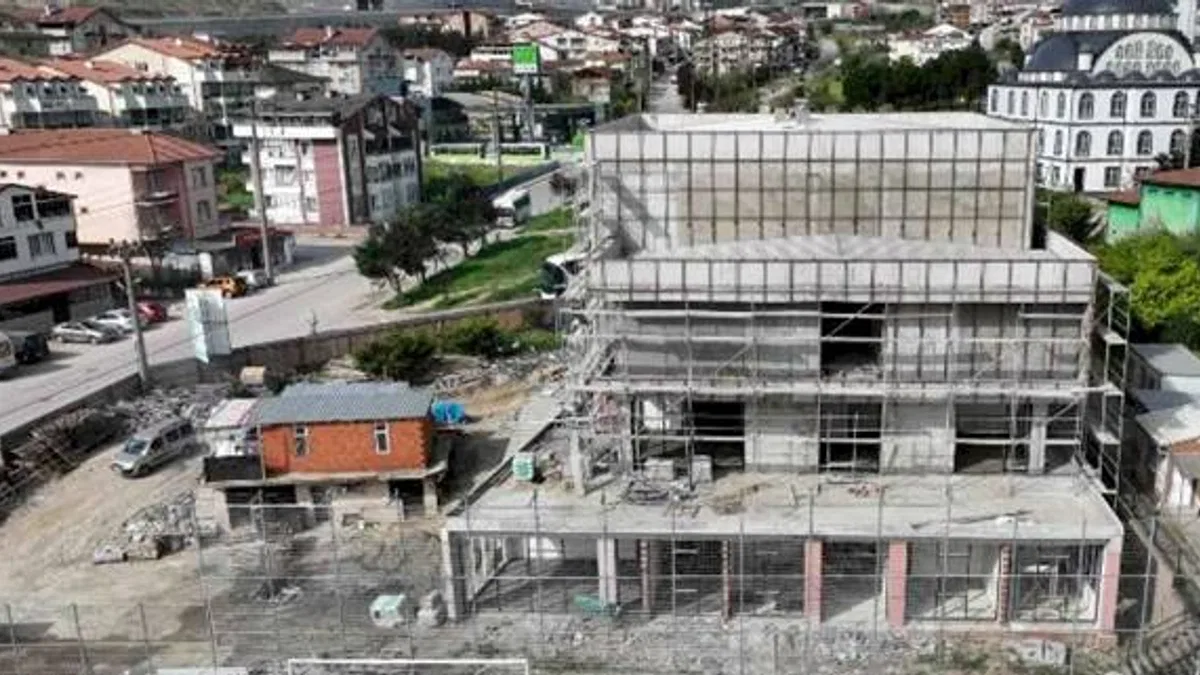 Hasan Doğan Gençlik Merkezi hızla yükseliyor