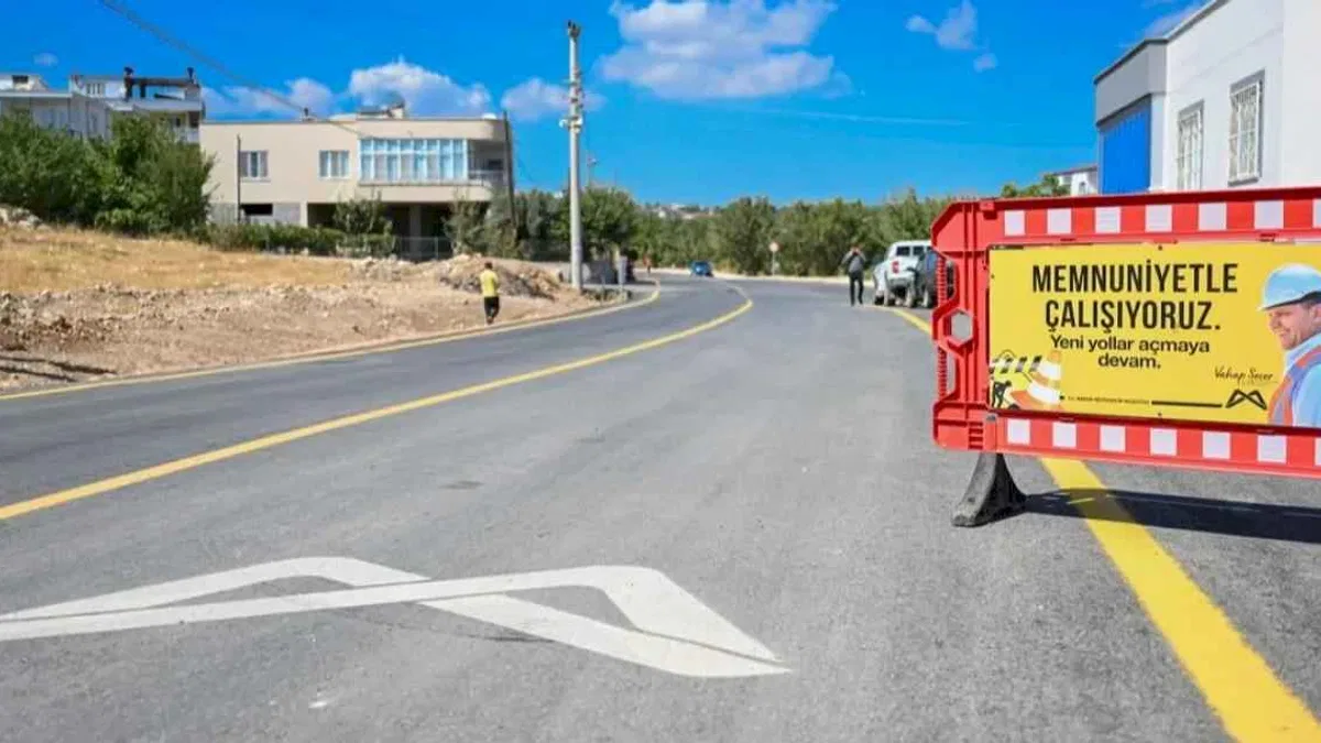 Mersin Büyükşehir Belediyesi Gülnar’da yolları yeniliyor
