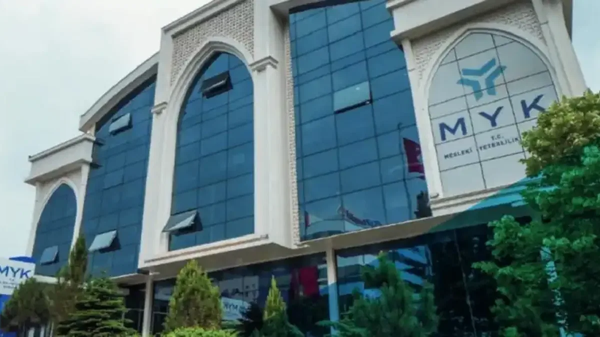 İki yeni Ulusal Meslek Standardı yürürlüğe girdi... Gençlik çalışanlığına resmî statü