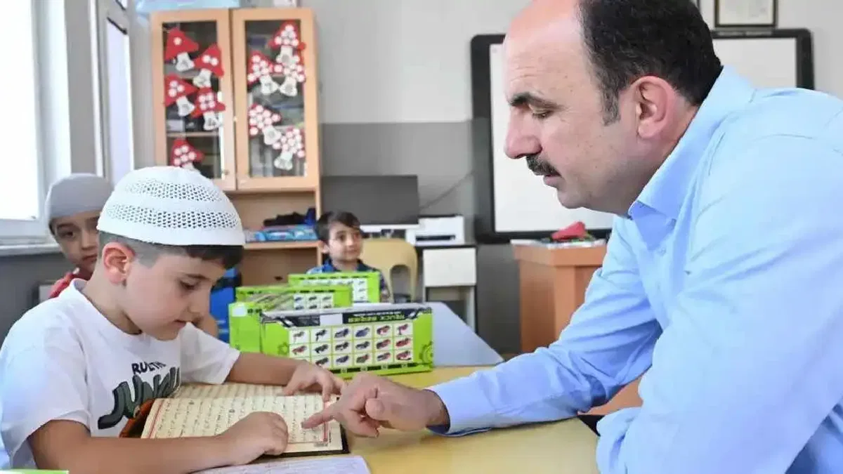 Başkan Altay, Halit Eroğlu Kur’an Kursu’nda öğrencilerle buluştu