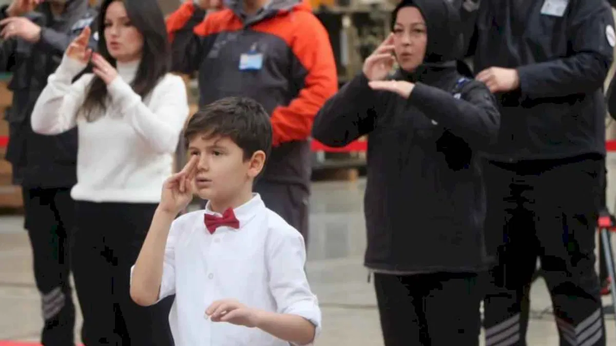 Bursa Burulaş'ta hizmet bir 'işaret'e bakıyor