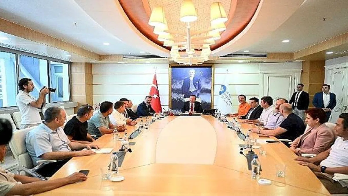 Başkan Böcek'ten Kaş Kınık'a OSB