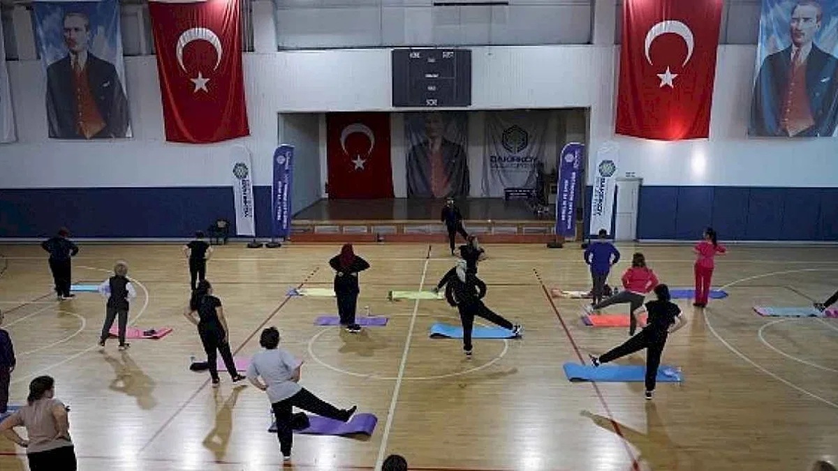 Bakırköylü Kadınlar Hem Spor Yapıyor Hem Sosyalleşiyor
