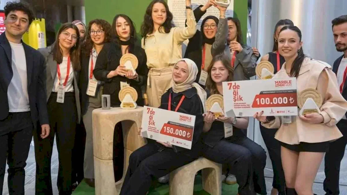Doğaltaşa hayat veren genç tasarımcılar ödüllerini aldı