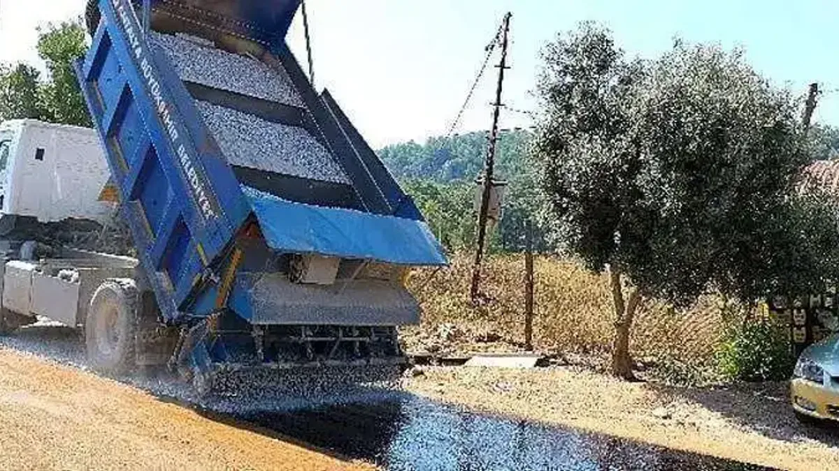 Erentepe, İncircik ve Toptaş grup yolunda asfalt çalışması