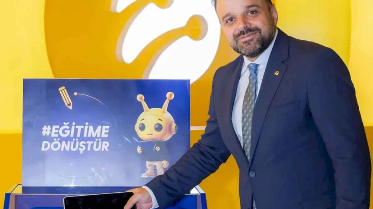 En az 50 kilogram tekno atık toplayan çalışanlarını ödüllendirdi