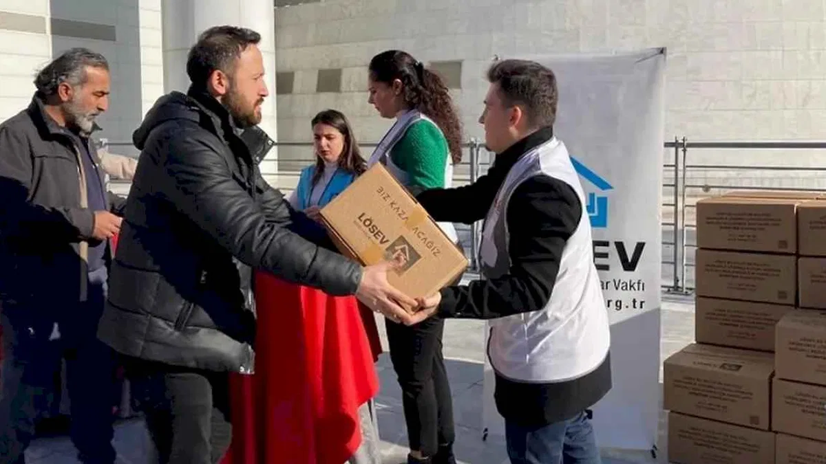 LÖSEV mutluluğu paylaştı... Paketler ailelere ulaştırılıyor