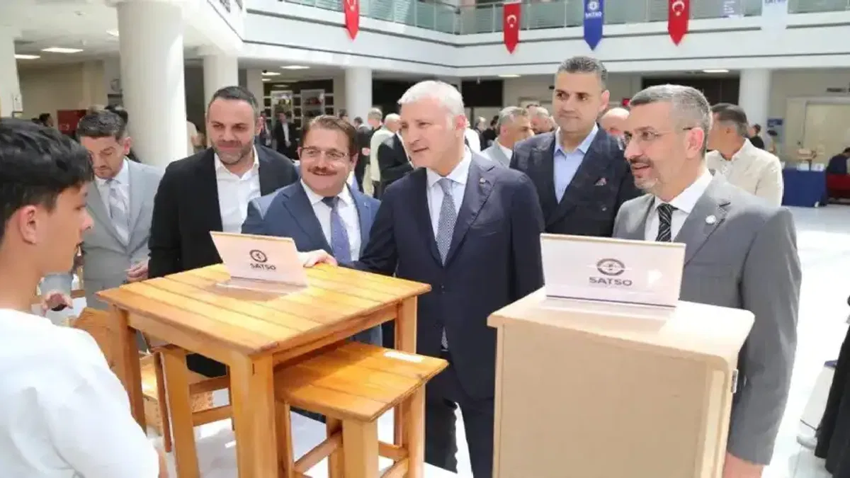 Sakarya'da ahşaptan hayata genç yetenekler ödüllendirildi