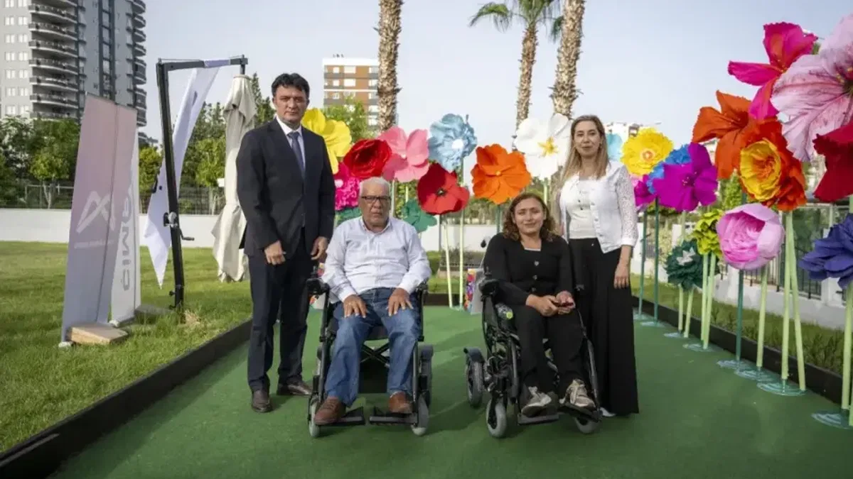 Mersin’de engeller akülü sandalyelerle aşılıyor