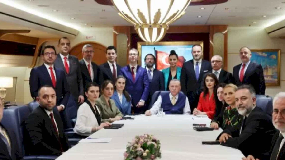 Bataklığı kuruttuk, sinekleri temizliyoruz