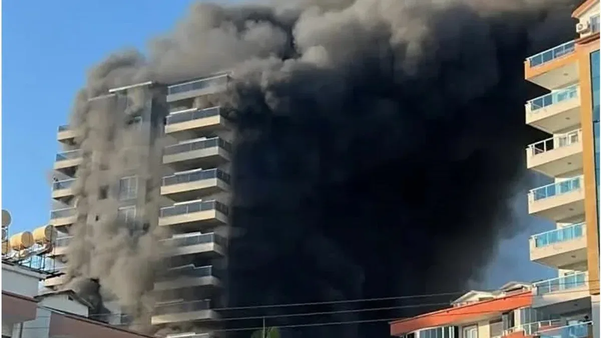 Antalya Alanya'da otel inşaatında yangın!