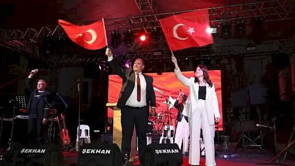 29 Ekim Cumhuriyet Bayramı'nın101. yılı Menderes'te coşkuyla kutlandı.