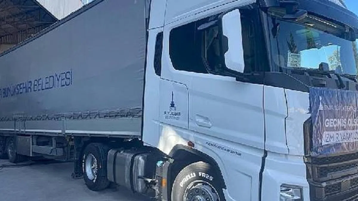 İzmir'den Hatay'a 244'üncü destek tırı gönderildi