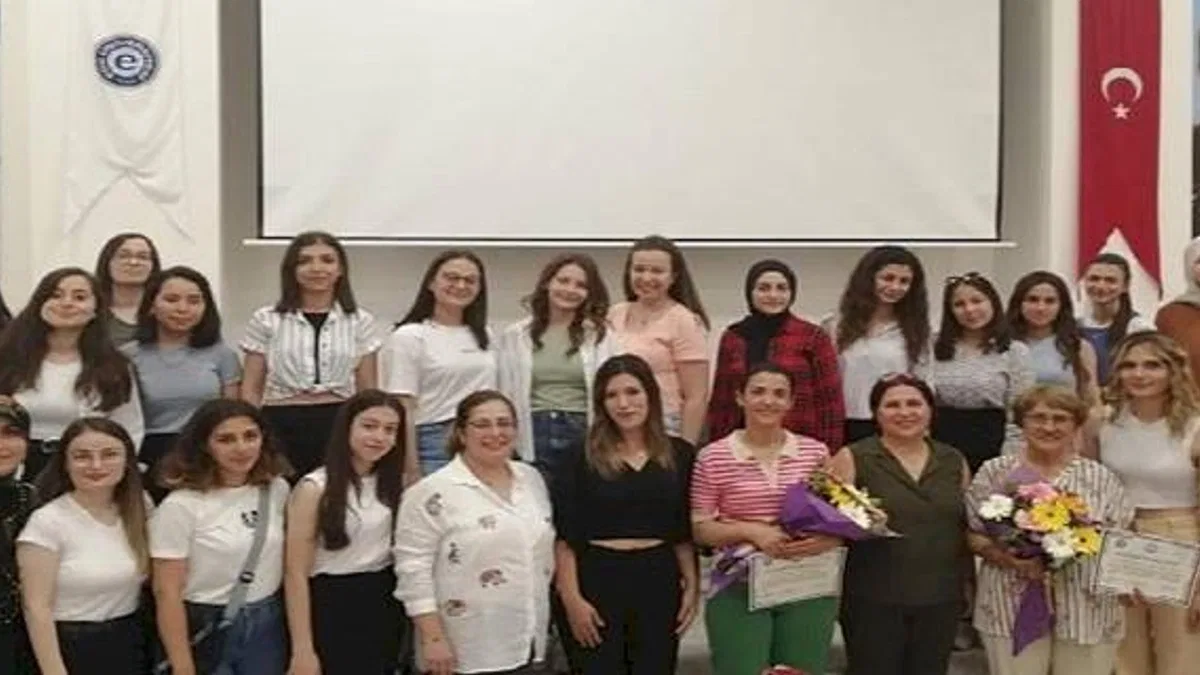 EÜ'de Tecrübeli Ebeler Mesleki Deneyimlerini Öğrencilerle Paylaştı