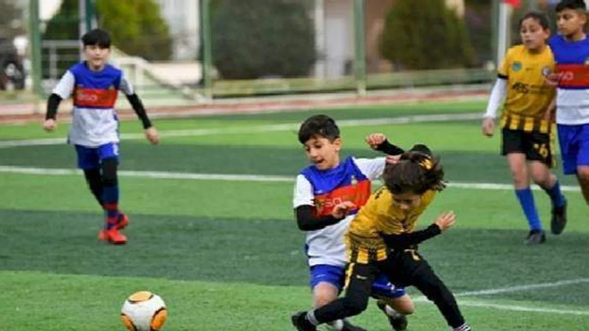 Yenişehir Belediyesi çocukları yeşil sahalarda buluşturdu