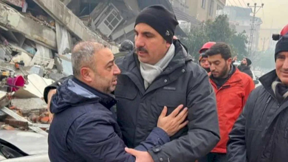 Başkan Altay deprem şehitlerini andı
