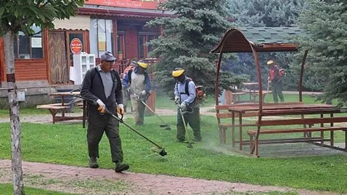 Bekdik Mahallesi'nde temizlik seferberliği başlatıldı.