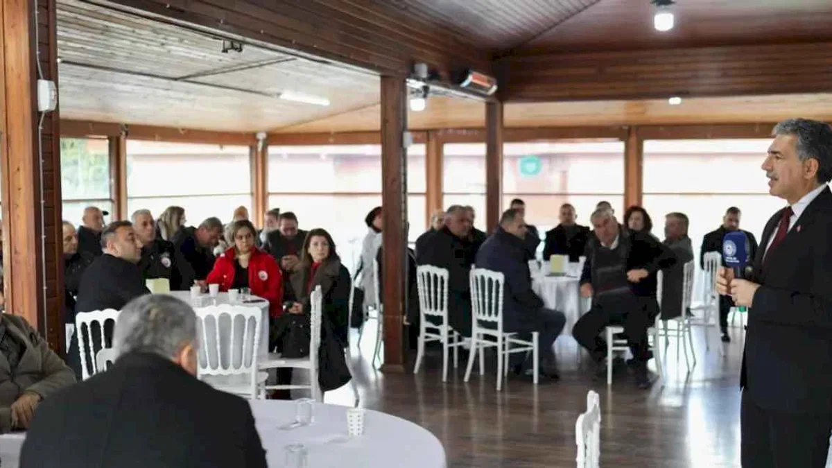 Bursa Gemlik'te muhtarlarla buluşma sürüyor