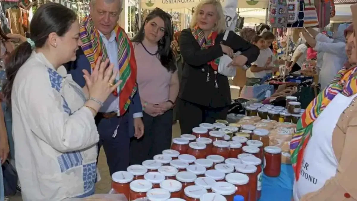 Bursa Osmangazi'de üretici kadınlar Sümbüllü Bahçe'de buluştu