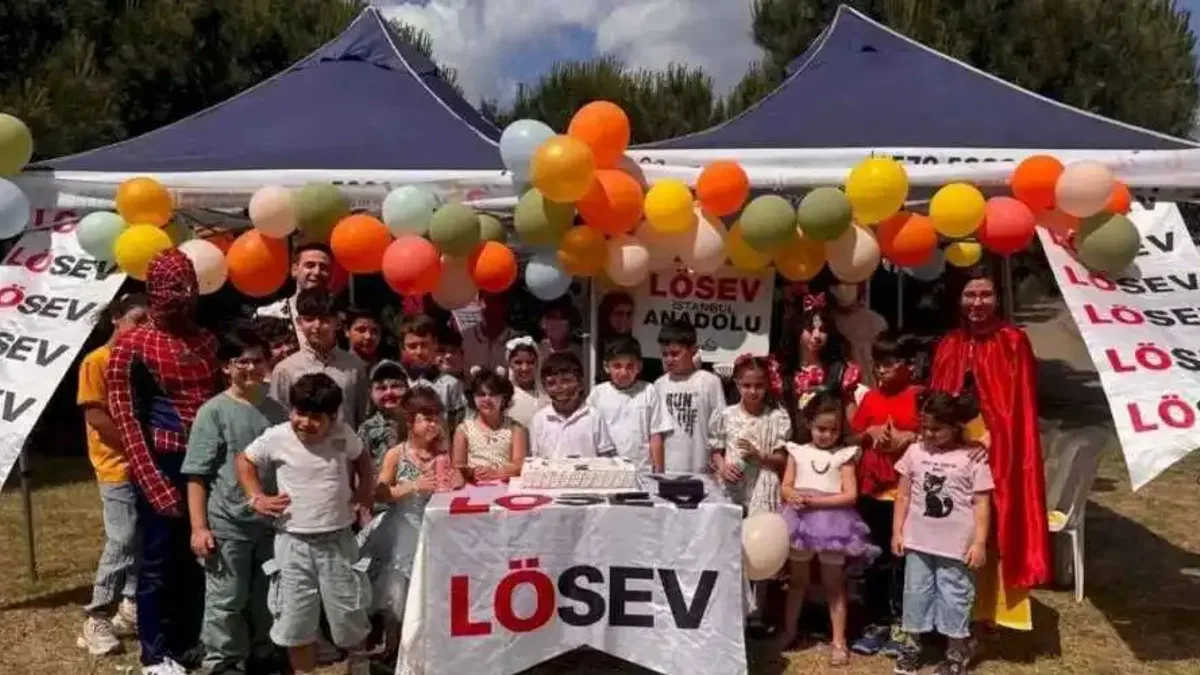 LÖSEV’in kahraman çocukları karne sevinci yaşadı