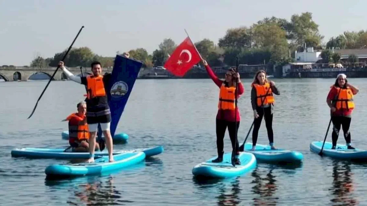 Kırkpınar Spor Bilimleri Fakültesi’nden ayakta kürek sörfü