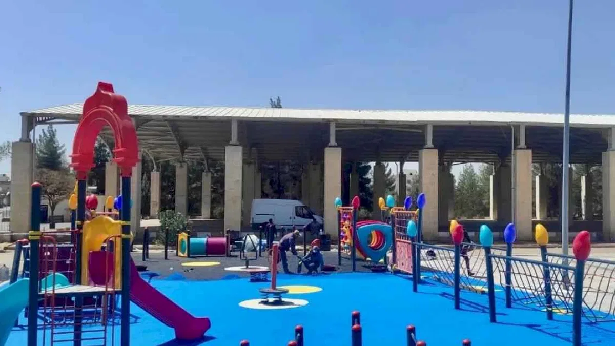 Mardin Midyat'ta yerel yönetimden mahallelere modern parklar