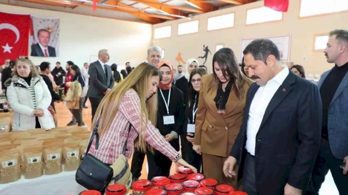 Hatay Valiliği'nin 'Hayat Hatay' markalı ürünleri raflara girdi