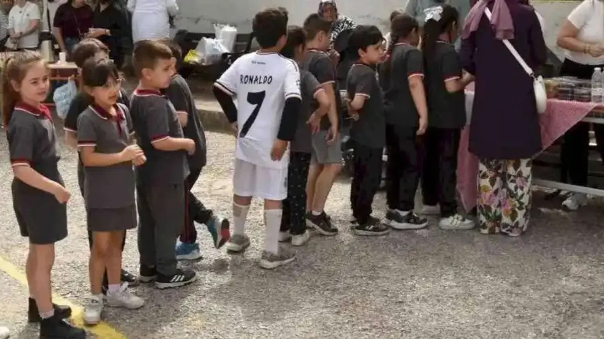 Manisa'da kermes etkinliği büyük ilgi gördü