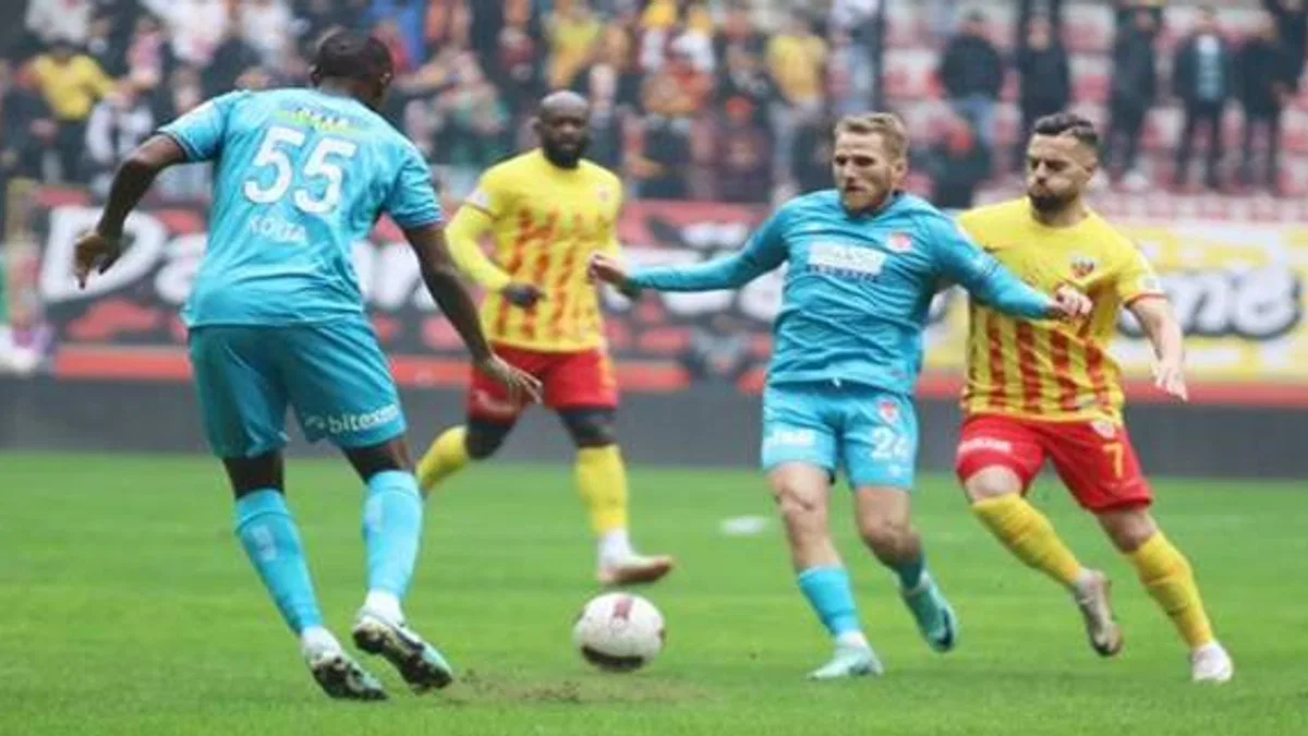 Mondihome Kayserispor 1-3 EMS Yapı Sivasspor (Maç Sonucu) Sivas uzatmalarda kazandı!