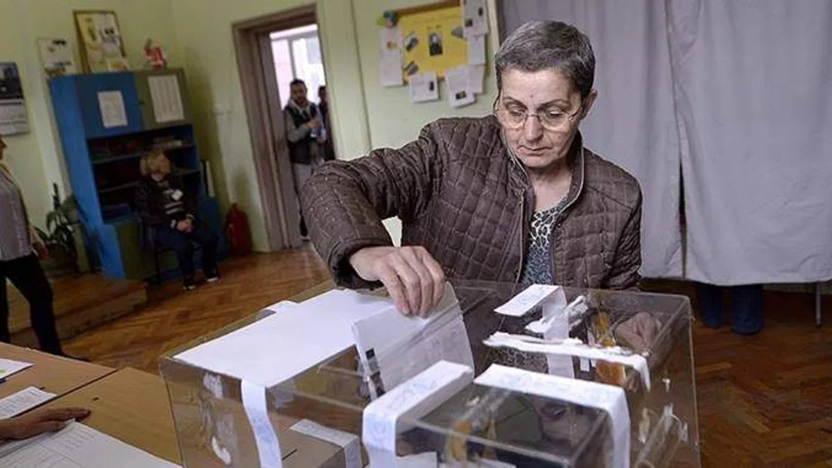 Bulgaristan'da erken genel seçimlerden sonra hükümetin kurulması zor olacak