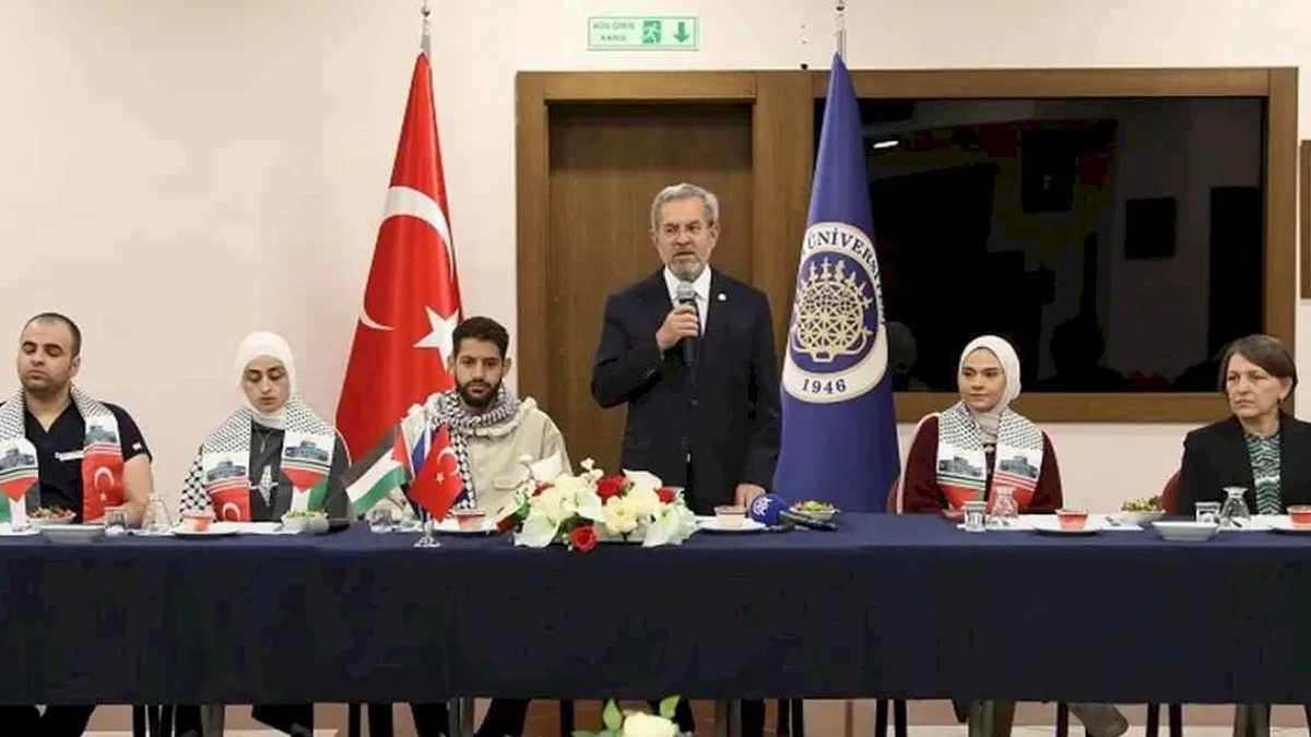 Ankara Üniversitesi'nde akademik kadro Filistinli öğrencilerle buluştu