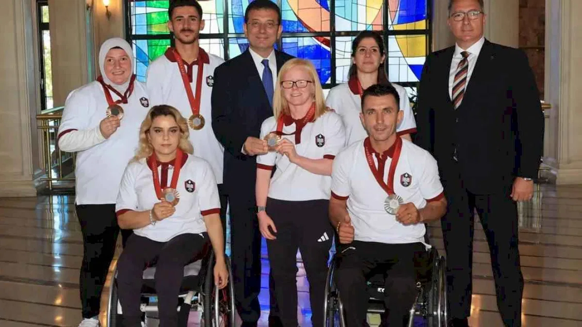 Başkan İmamoğlu, paralimpik şampiyonlarını ağırladı