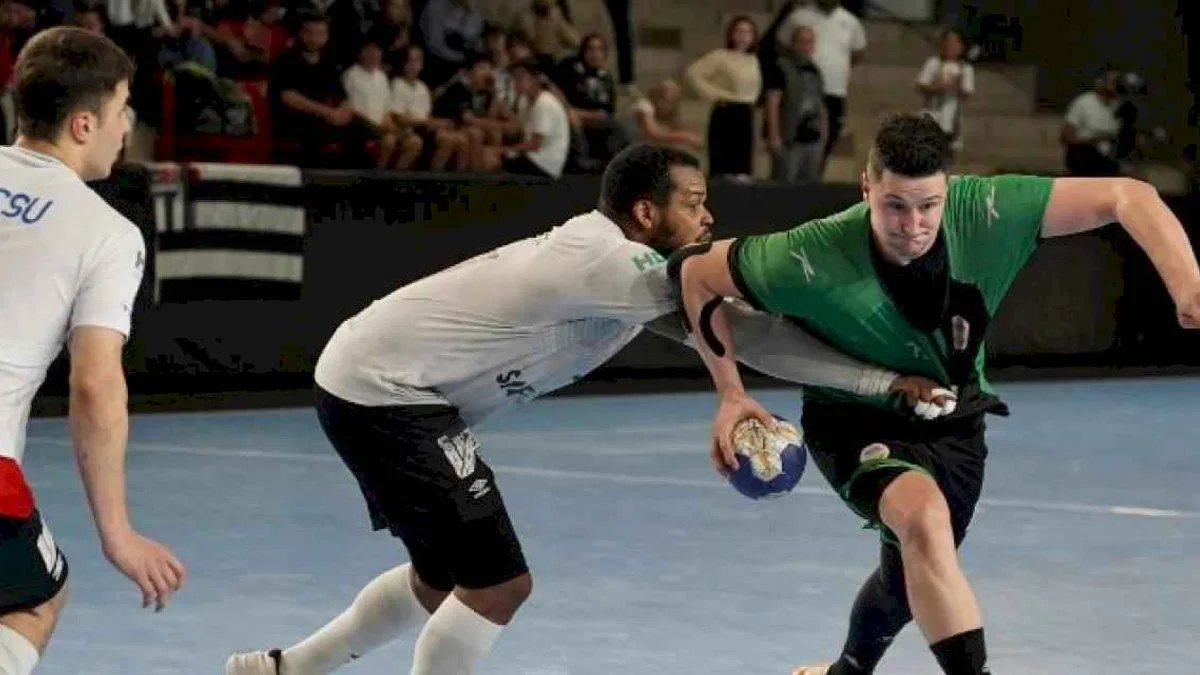 Erkekler Final'de Beşiktaş Safi Çimento öne geçti