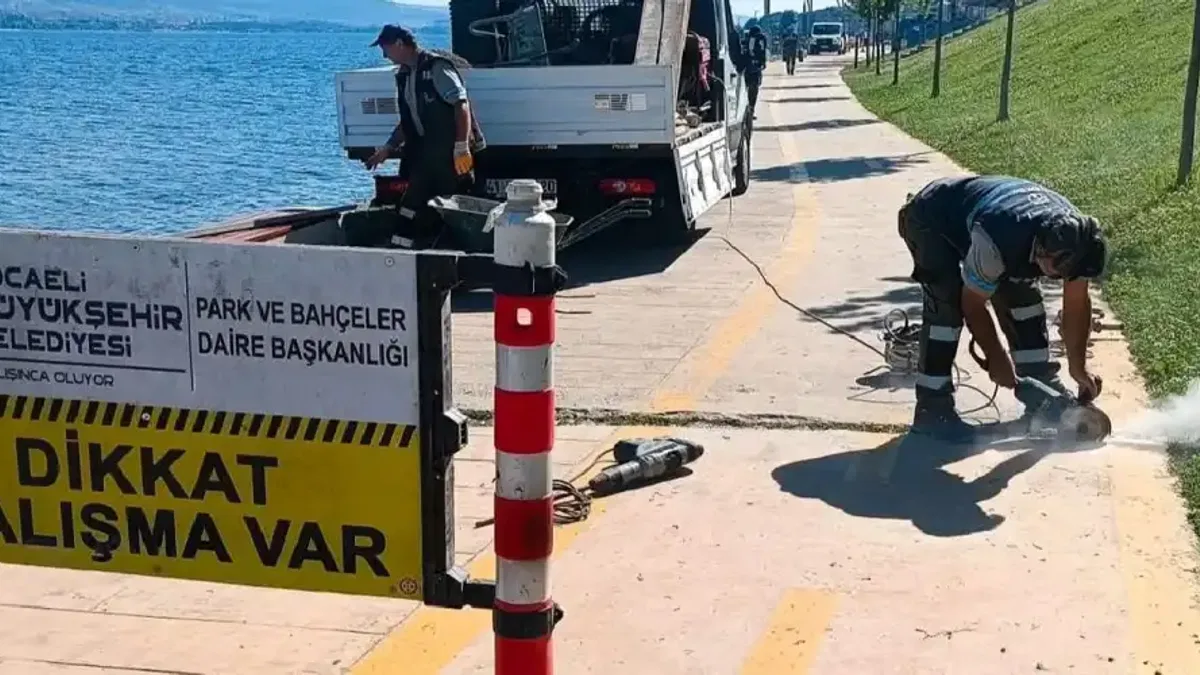 Kocaeli Büyükşehir bakım onarımı Değirmendere'de sürdürüyor