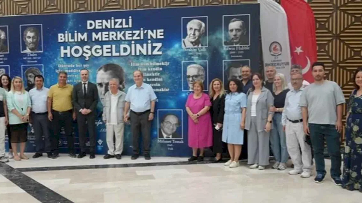 Denizli'de “Bilim ve Sevgi” söyleşisi büyük ilgi gördü