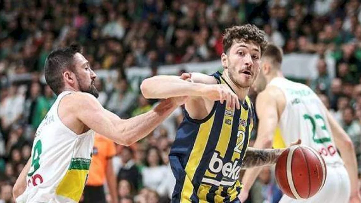 Frutti Extra Bursaspor 84-100 Fenerbahçe Beko (MAÇ SONUCU-ÖZET)