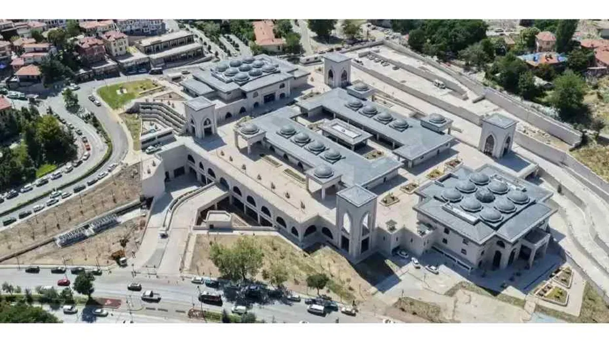 Ankara’da Ulus’a modern dolmuş durakları