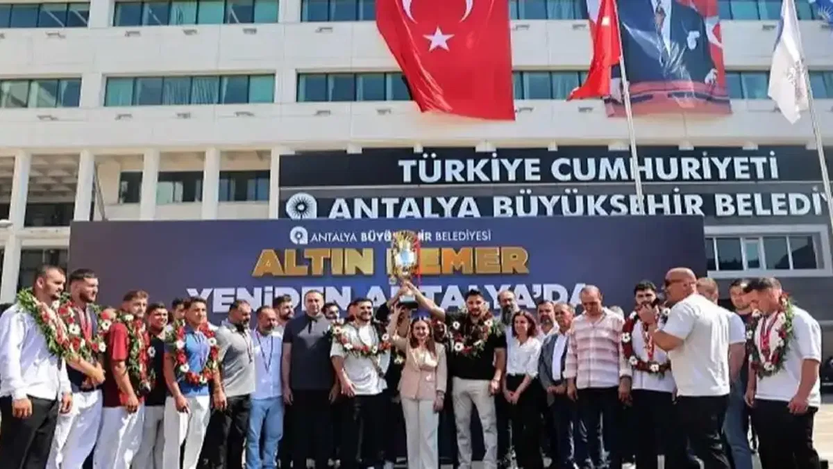 Kırkpınar Başpehlivanı Taş’a coşkulu karşılama