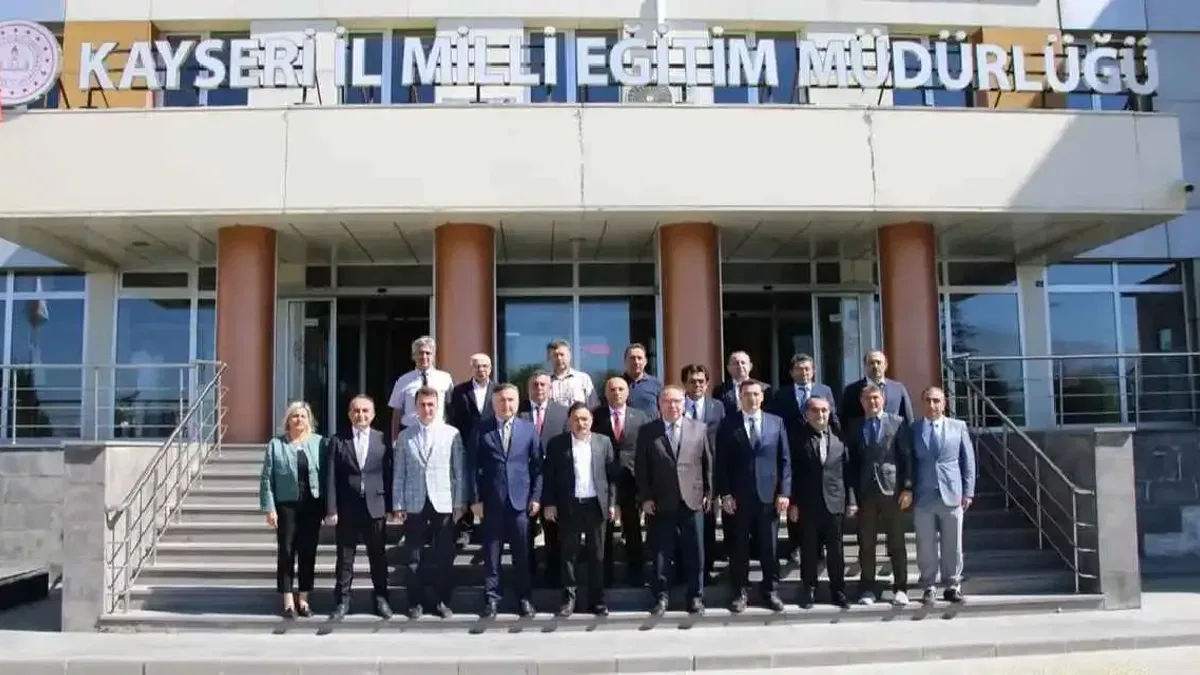 Kayseri Valisi'nden İl Milli Eğitim'e ziyaret
